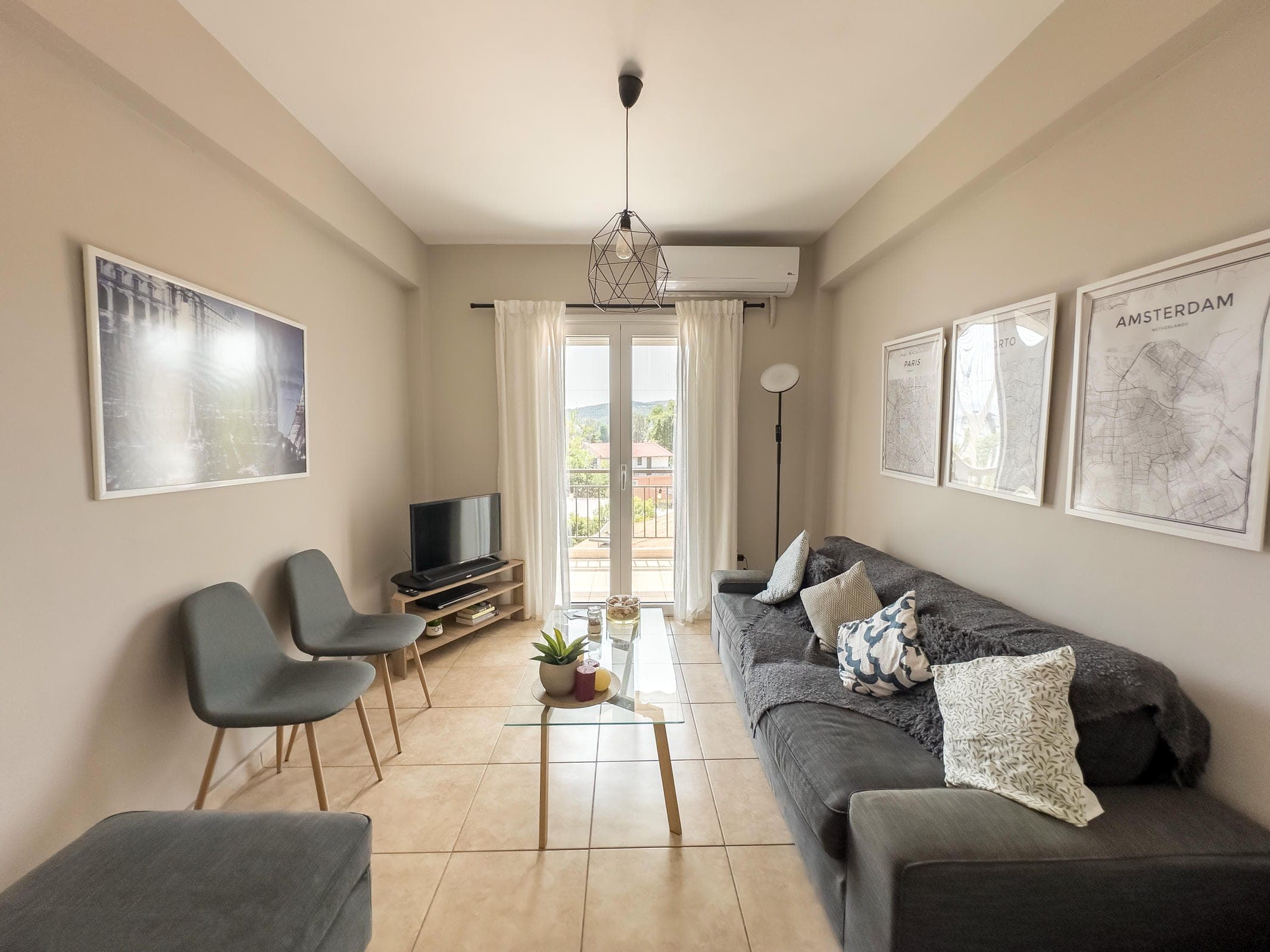Seaside apartment in Oropos, Greece
